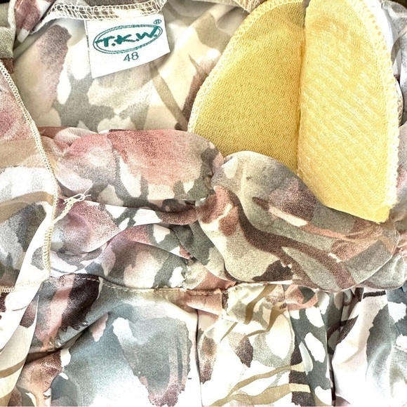 Silky Soft Blouse with Round Neckline Size 48 Fits M - Picture 4 of 5